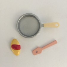 Sylvanian Families Calico Critters - Kitchen Frying Pan, Omurice, and Spatula