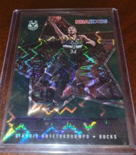 2020-21 Hoops Lights Camera Action Purple Explosion #23 Giannis Antetokounmpo