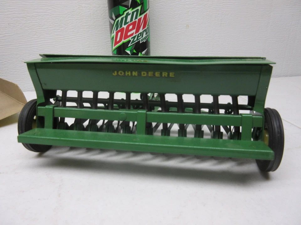 John Deere Farm Toy Tru Scale Eska Grain Drill Mint in Original Box - Image 4 of 4
