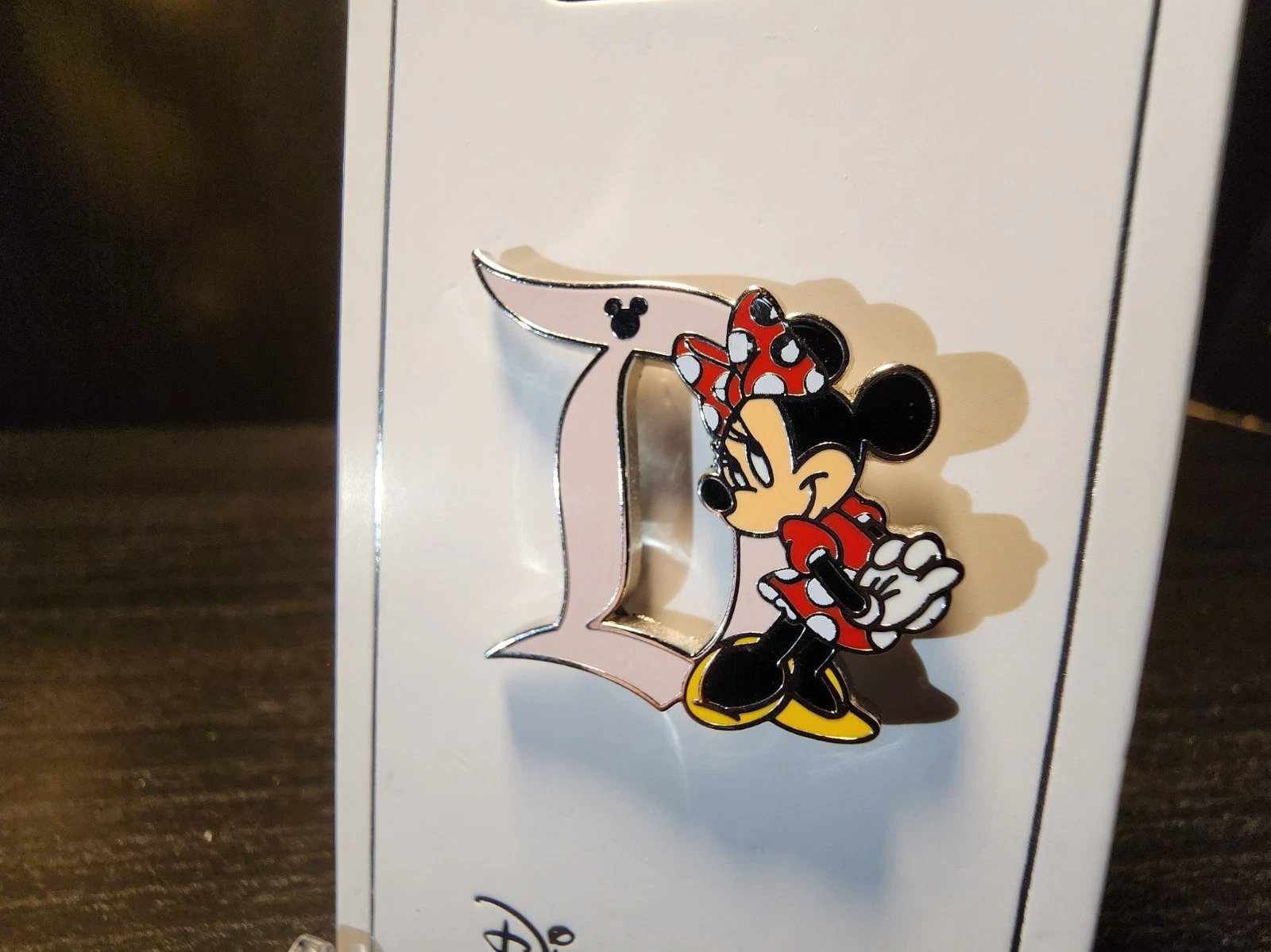 Disneyland 2019 2020 Hidden Mickey D Minnie Mouse Chaser Disney Pin