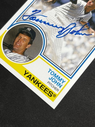 2022 Topps Tommy John AUTO! On Card! 1983 Archives RARE Yankees INSERT CENTERED! - Picture 3 of 7