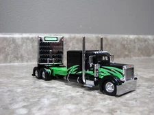 DCP 1/64 Big Daddy Bottomley Black Lime Green Peterbilt 389 Livestock 60-1310