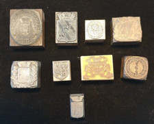 LOT DE 9 ANCIENNES MATRICES D' IMPRIMERIE - BLASONS DE VILLES ET DIVERS - XIX°.