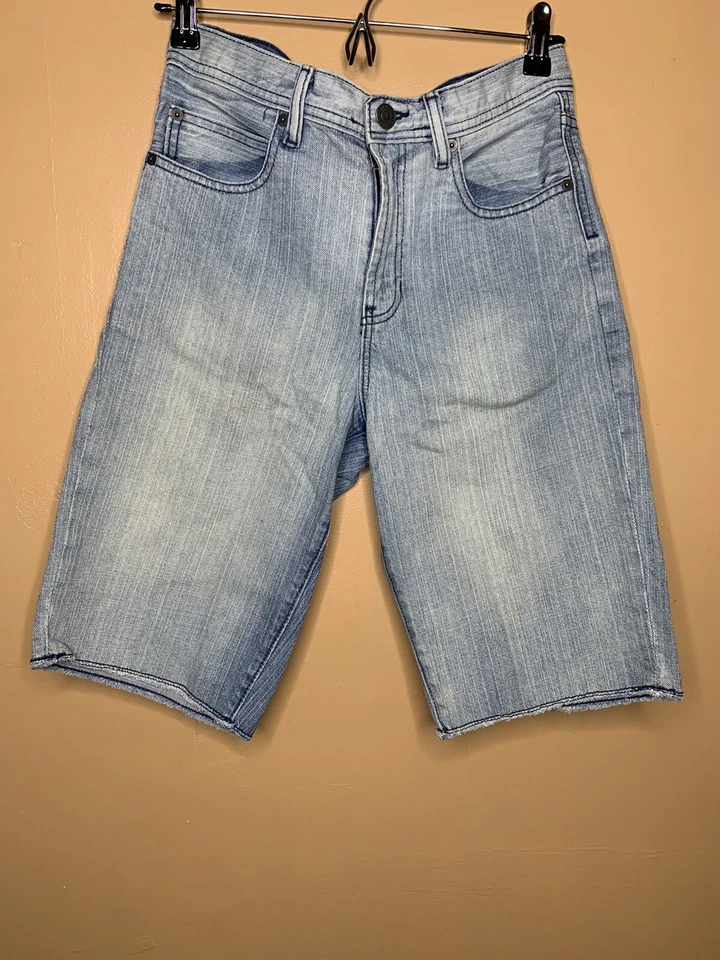 Shorts jeans Gap Kids masculino tamanho 16 — frente plana cintura média, comprimento do joelho - Imagem 4 de 4