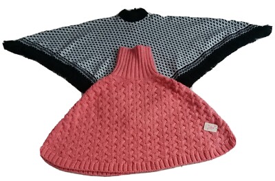 Strickponchos pfirsich schwarz weiß Pullover Poncho Accessoire Alter 12 Jahre x 2