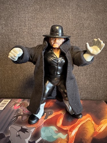 WWF Hasbro The Undertaker with Original Coat Serie...