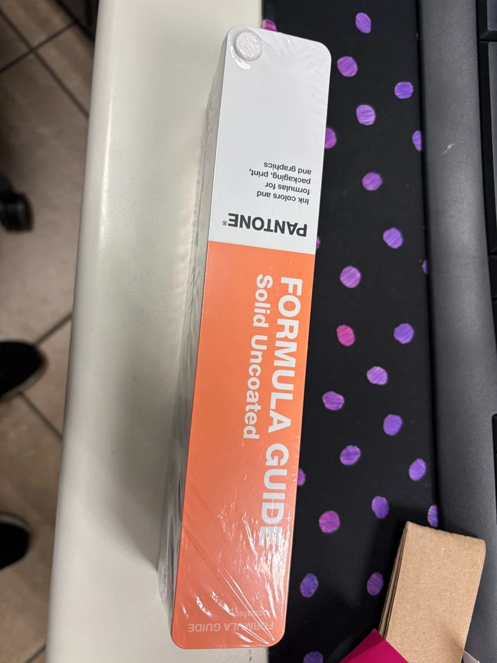 Pantone Formula Guide SÓLIDO SIN RECUBRIMIENTO Foto 3 de 3