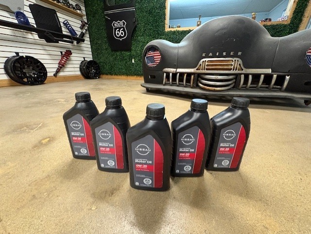 5) GENUINE OEM Nissan Synthetic 0W-20 Motor Oil (999PK-000W20N