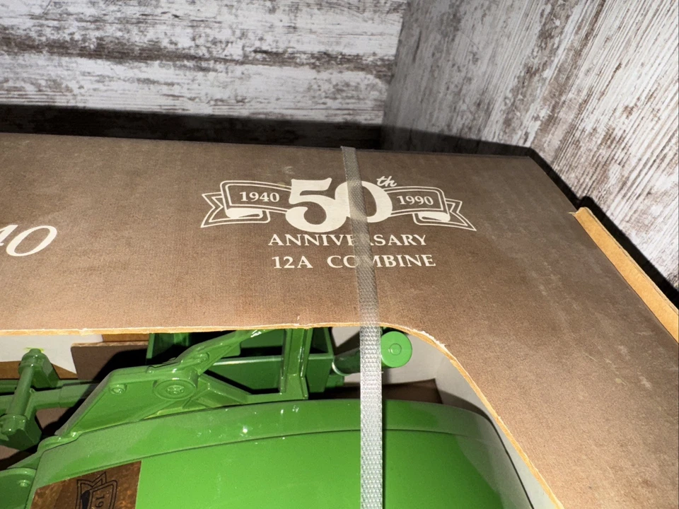 1/16 Scale 1940 John Deere  12A Pull Type Combine Die-cast Ertl 50th Anniversary - Image 4 of 4