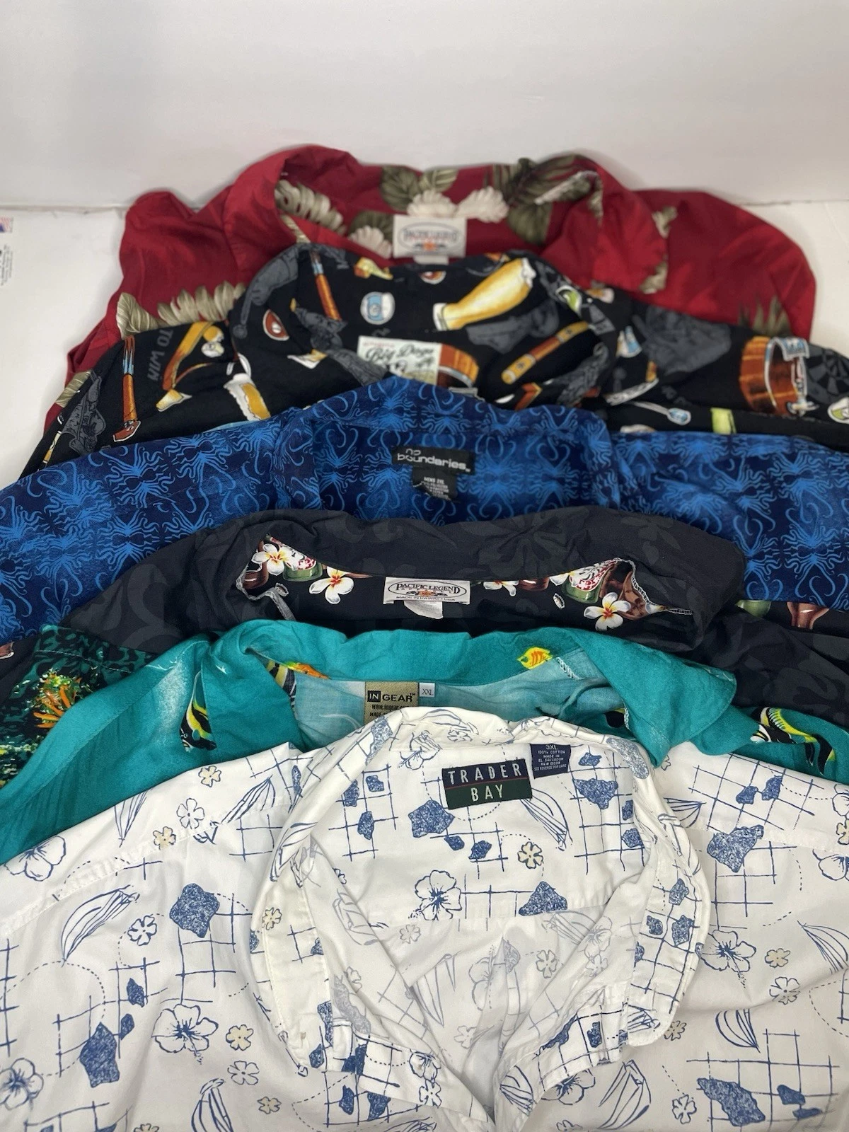 Aloha Floral Print Hawaiian Shirt Bundle 5 Shirts Are 2XL And 1 Shirt Is 3XL
Opens in a new window o