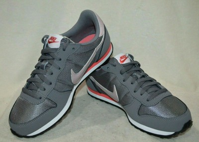 nike wmns genicco