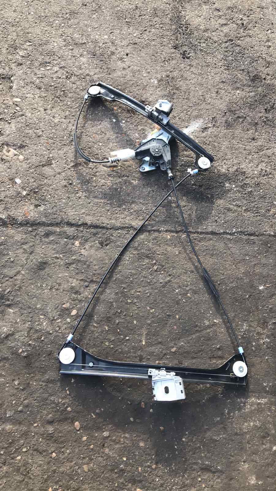 BMW E46 3 Series Coupe Convertible Passenger Window Regulator 