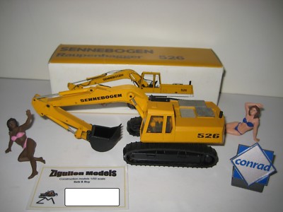 SENNEBOGEN 526 BAGGER TIEFLÖFFEL RAUPEN #2814.1 CONRAD 1:50 OVP