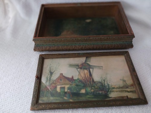 ANTIQUE WOODEN BOX w/DUTCH SCENE ON GLASS TOP, GOLD-GILT, 100 YRS OLD - Picture 3 of 10