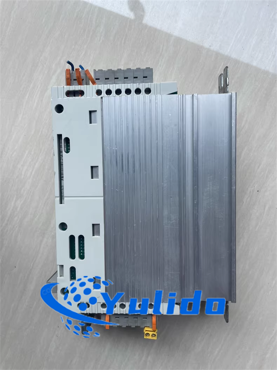 Lenze frequency converter 0.75kw EDK82EV222 E82EV751_2C Used