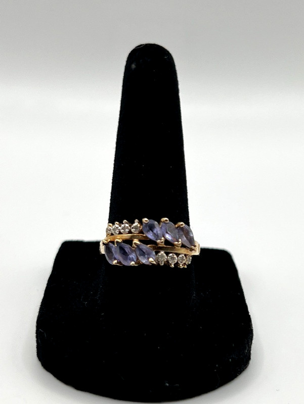 10k Yellow Gold VTG Tanzanite Prong Set Diamond Accent Ring 7 1/2- 2.92 Grams
