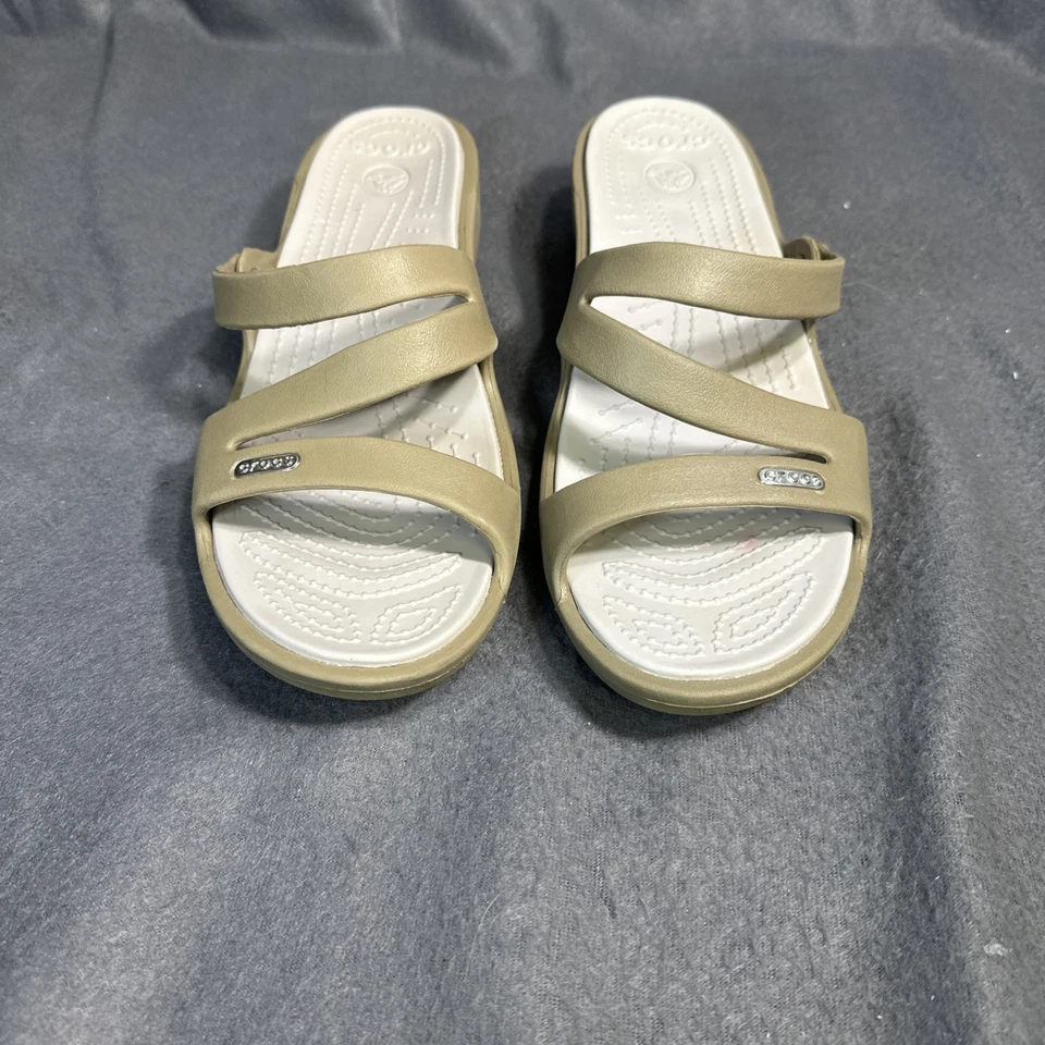 Sandalias de cuña Crocs para mujer talla 10 W color tostado Patricia II con tiras sin cordones costeras Foto 2 de 4