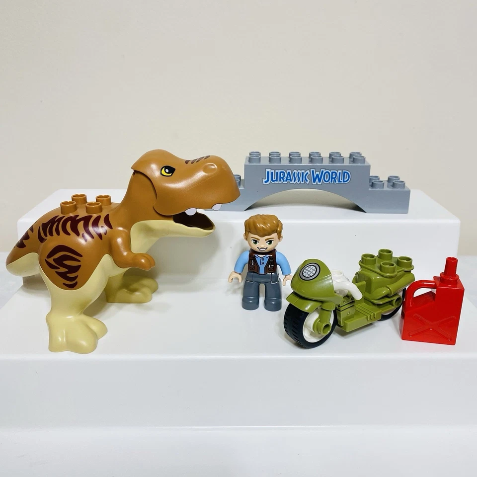 LEGO DUPLO Jurassic World Juego de Repuesto - Owen, Dinosaurio y Motocicleta Foto 2 de 4