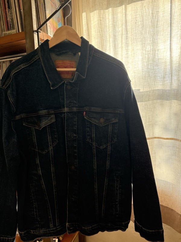 Levi’s Men’s XXL Dark Wash Denim Trucker Jacket Classic Button Jean Coat