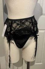 Comeondear small black lace garter belt and G string