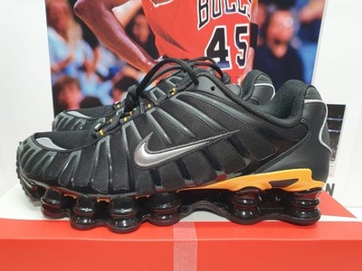 Nike Shox TL Black Varsity Mayze Herren UK 9 EUR 44 (IF7119 001)