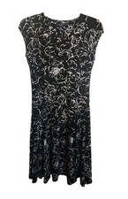 CHAPS Dress Sz 8  Black w/ White Floral Jersey Knit Cap Sleeve V-Neck 