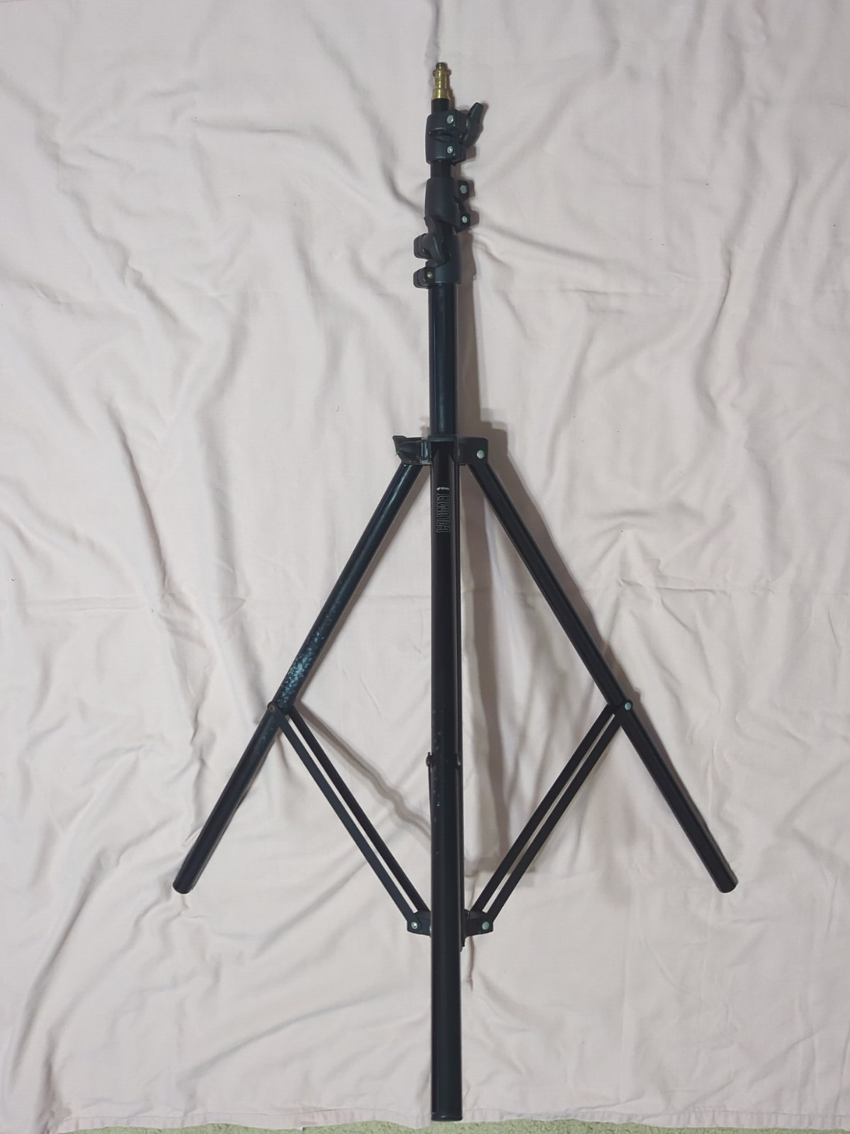 Set of 2 Calumet MF6040 10ft Light Stands Black Aluminum 4-Section Photography