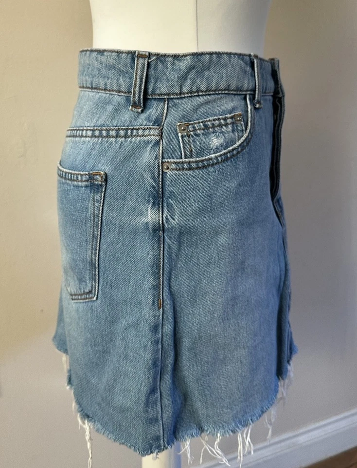 Ladies Denim mini Skirt Size 10 - Image 2 of 4