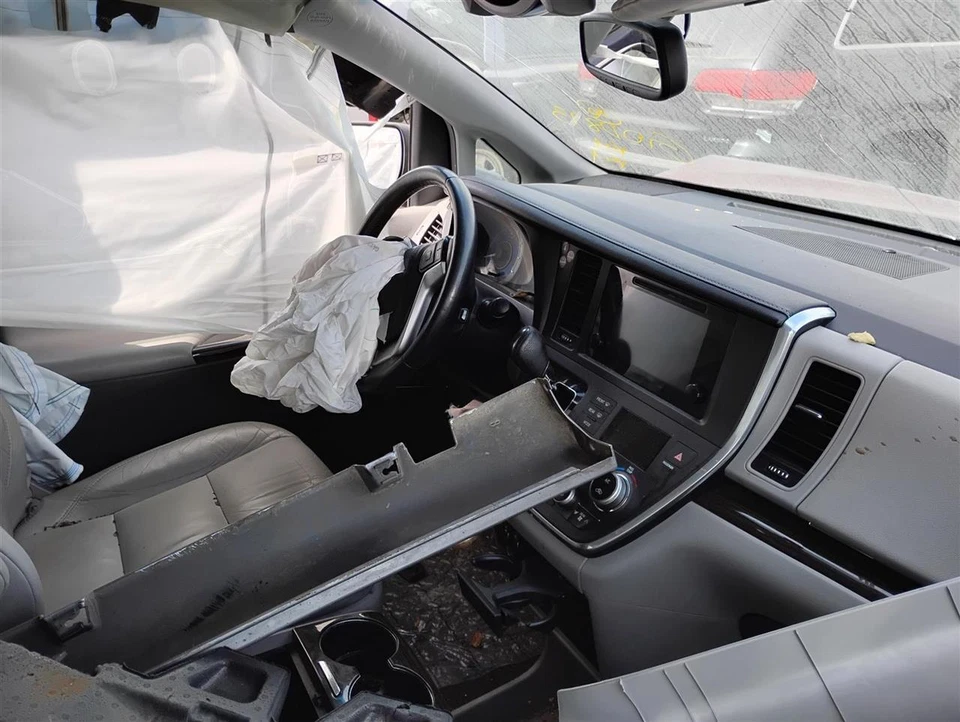 二手前右门窗调节器 前部适合:2016 丰田西耶纳电动 F — 第 3/4 张图片