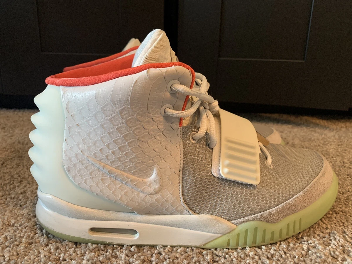 Nike Air Yeezy 2 Pure Platinum size 12