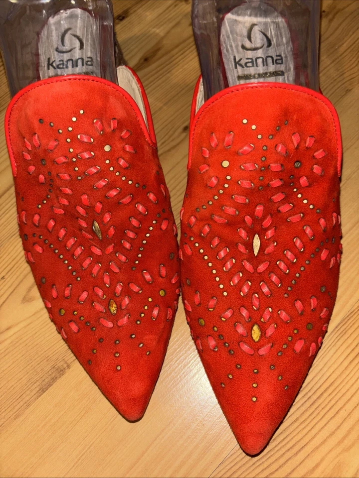 Kanna Talla 38 = 7 - 7.5 Rojo Gamuza Corte Láser Mules Rafia Borde Tacones Anthropologie Foto 4 de 4