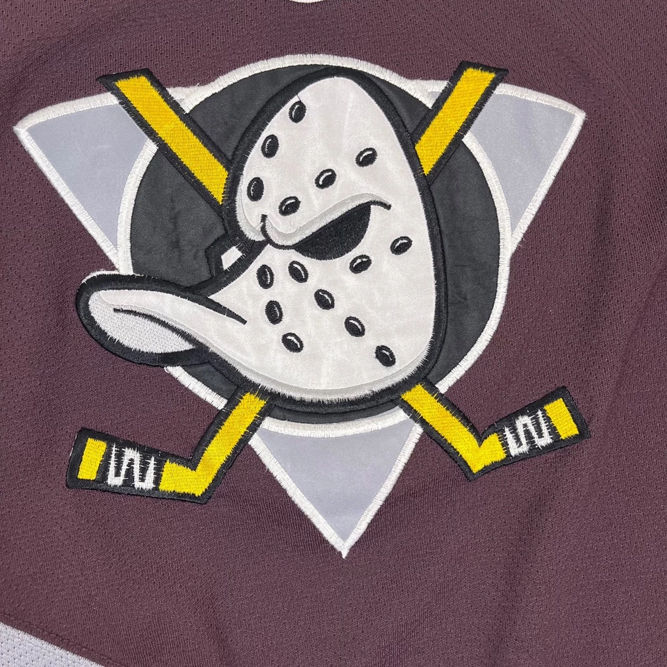 Camiseta deportiva de hockey vintage de los 90 Mighty Ducks Starter juvenil talla L/XL NHL púrpura Foto 3 de 4