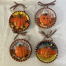 MWW Market How to Carve a Pumpkin 4 Mini Plates 3D Halloween Jack-O-Lantern NOB