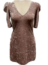 Forever 21 Women’s Shore dress Size M Color Dusty Pink NWT