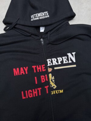 VETEMENTS AUTOMNE-HIVER 2019 ブラックパーカー Vetements Automne-Hiver Black Hoodie Good Condition Overfit Size