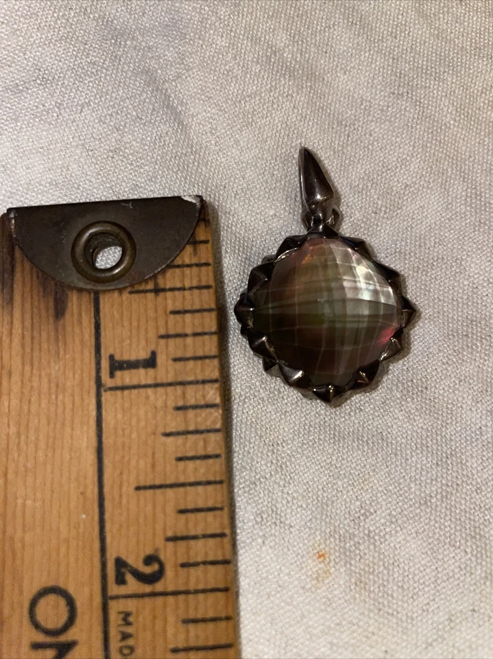 Colgante Stephen Webster Superstud Crystal Haze cadena plateada irridiscente ojo de gato Foto 3 de 3