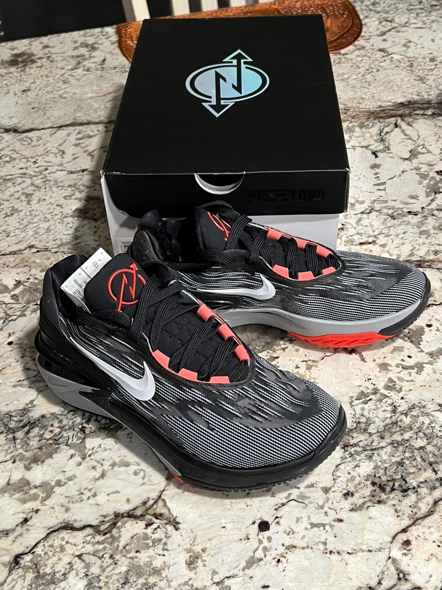 Crimson clearance nike shoes