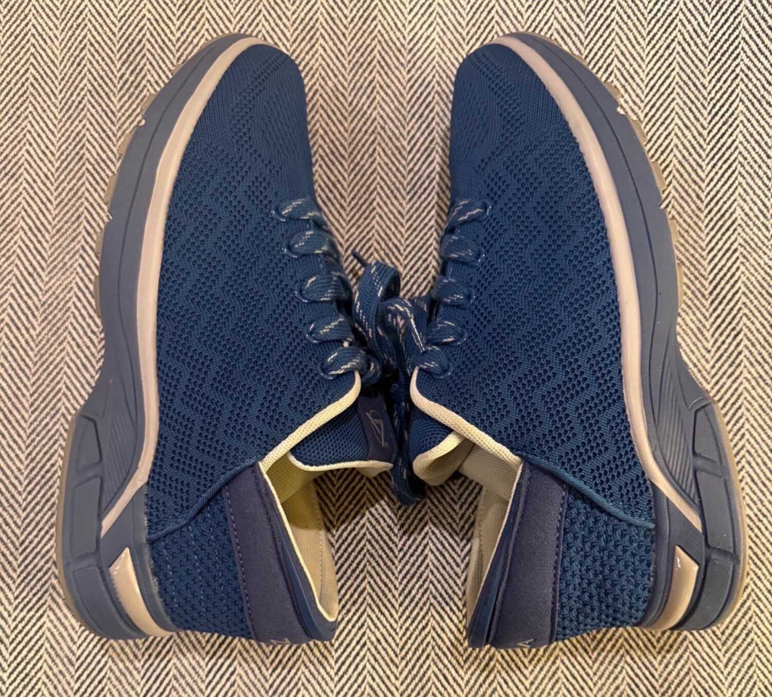 SAOLA Sneakers Zeba uomo taglia 11 facili da accendere off blu navy in maglia con suola comoda in schiuma