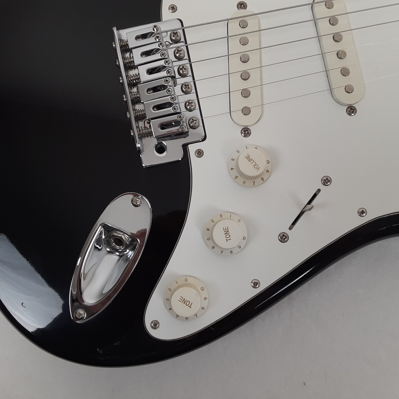 Samick Silvertone Stratocaster SS11 Series Electric Guitar Black and