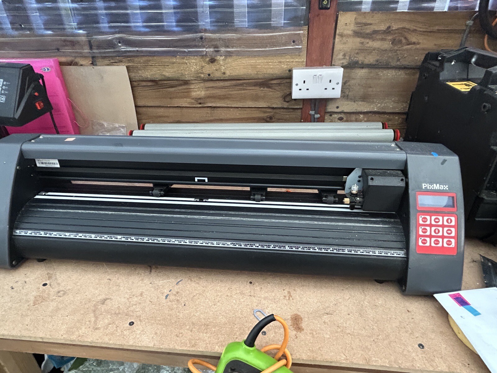 PixMax Vinyl Cutter Plotter 72cm with Stand and Cover, SignCut Pro