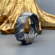 Twisted Damascus Steel Ring: Hand-Forged Men  s Wedding Band, Spiral Pattern