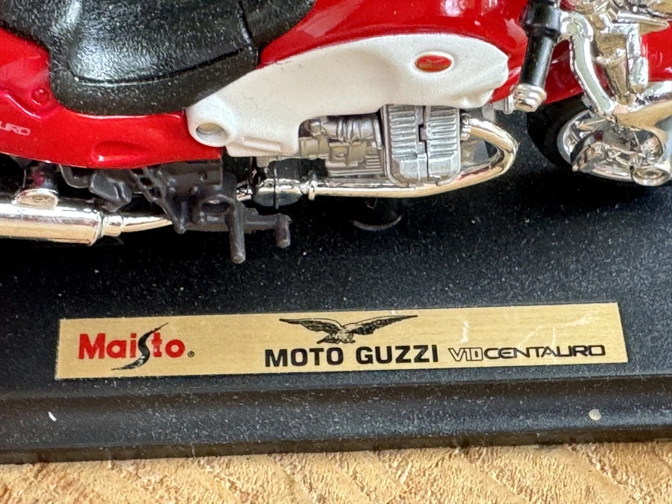 1:18 Moto Guzzi V 10 Centauro Rot MAISTO NEU mit OVP - Bild 3 von 4