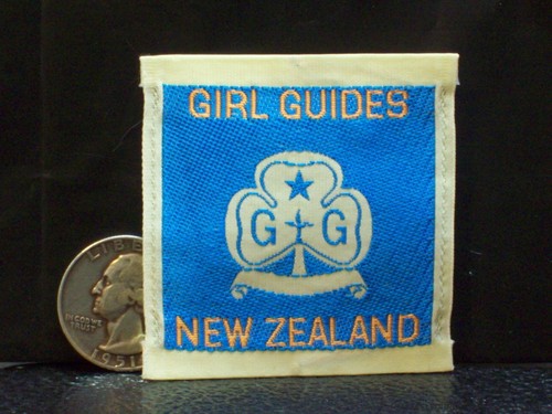 Ancien écusson guide fille Nouvelle Zélande insigne trèfle insigne carré girl scouts - Photo 2/3