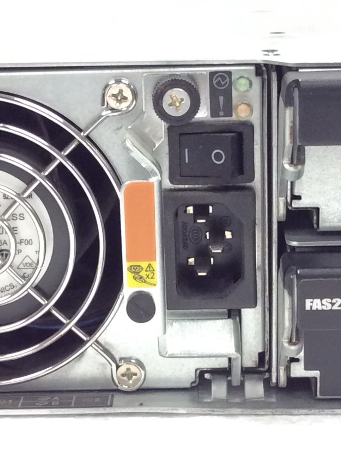 NETAPP NAF-0602 Storage Array Chassis w/2xPS YM-2751A / FAS2020 Storage Module