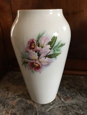 vase ancien en porcelaine blanche de Limoges