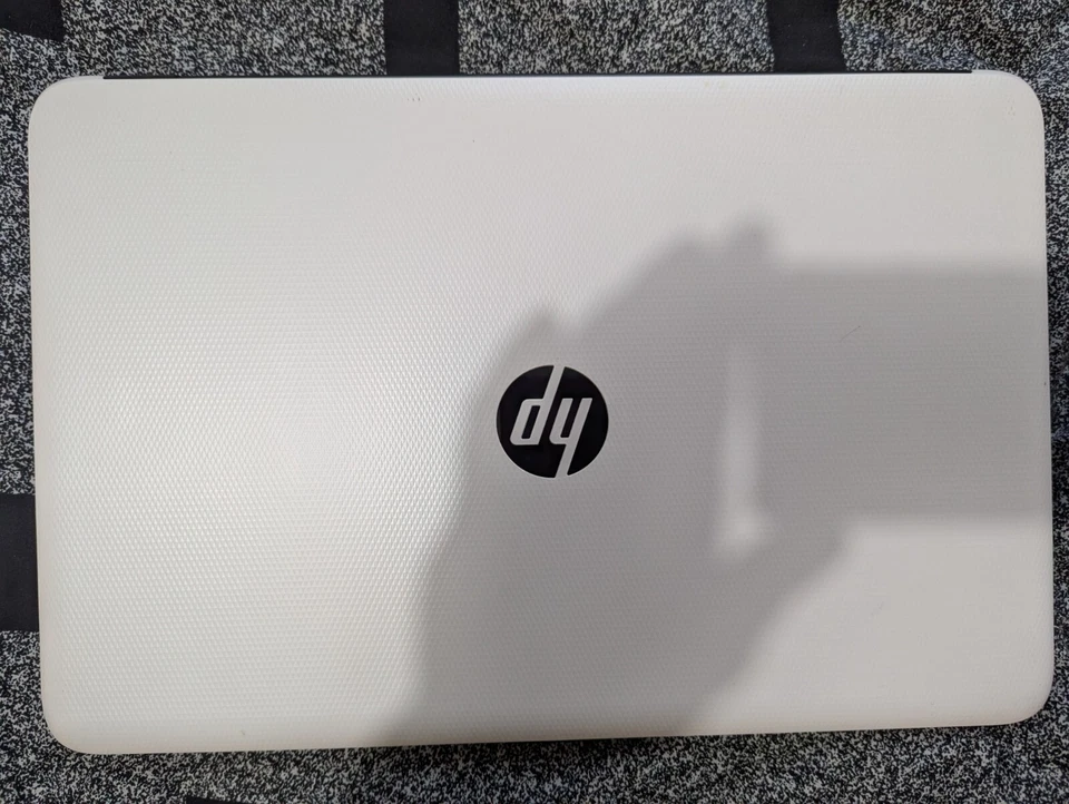 HP Notebook 15-ac106na Core 2 Intel 1,9/4GB RAM/720GB 15,6" Laptop, Office365 - Bild 4 von 4