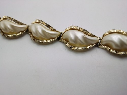 Karu Arke Bracelet PEARL Moonglow Signed Vintage Costume Jewelry Silver TONE - Picture 10 of 10