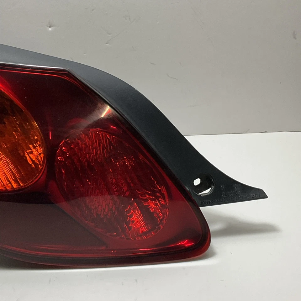 Luz trasera exterior del lado del conductor izquierdo Lexus SC430 2002-2005 FABRICANTE DE EQUIPOS ORIGINALES Foto 4 de 4