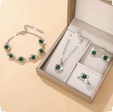 Set Completo Bracciale, Collana, Orecchini, Anello Colore Verde