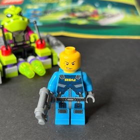 Lego 7049 Space Alien Conquest ALIEN STRIKER Complete w/Instruction *Read*